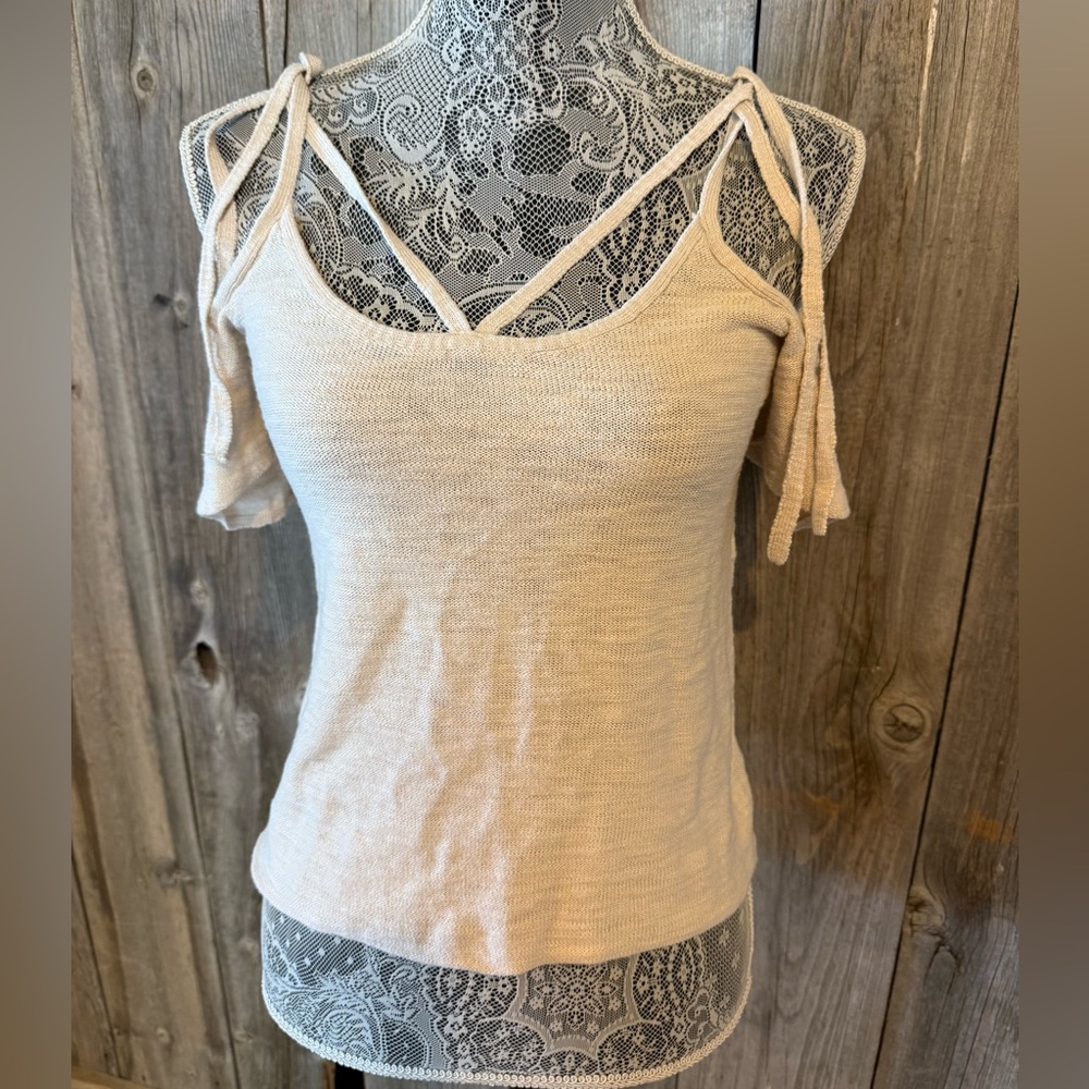 Women's Cream Cold Shoulder Top Small